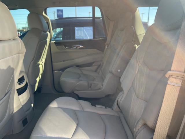 Used 2020 Cadillac Escalade Luxury w/ LPO, Radiant Package image 17