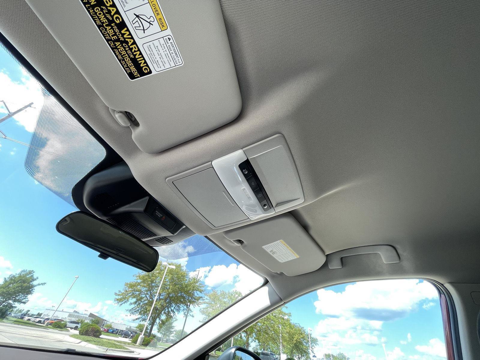 Used 2023 Nissan Rogue S AWD/4WD image 21