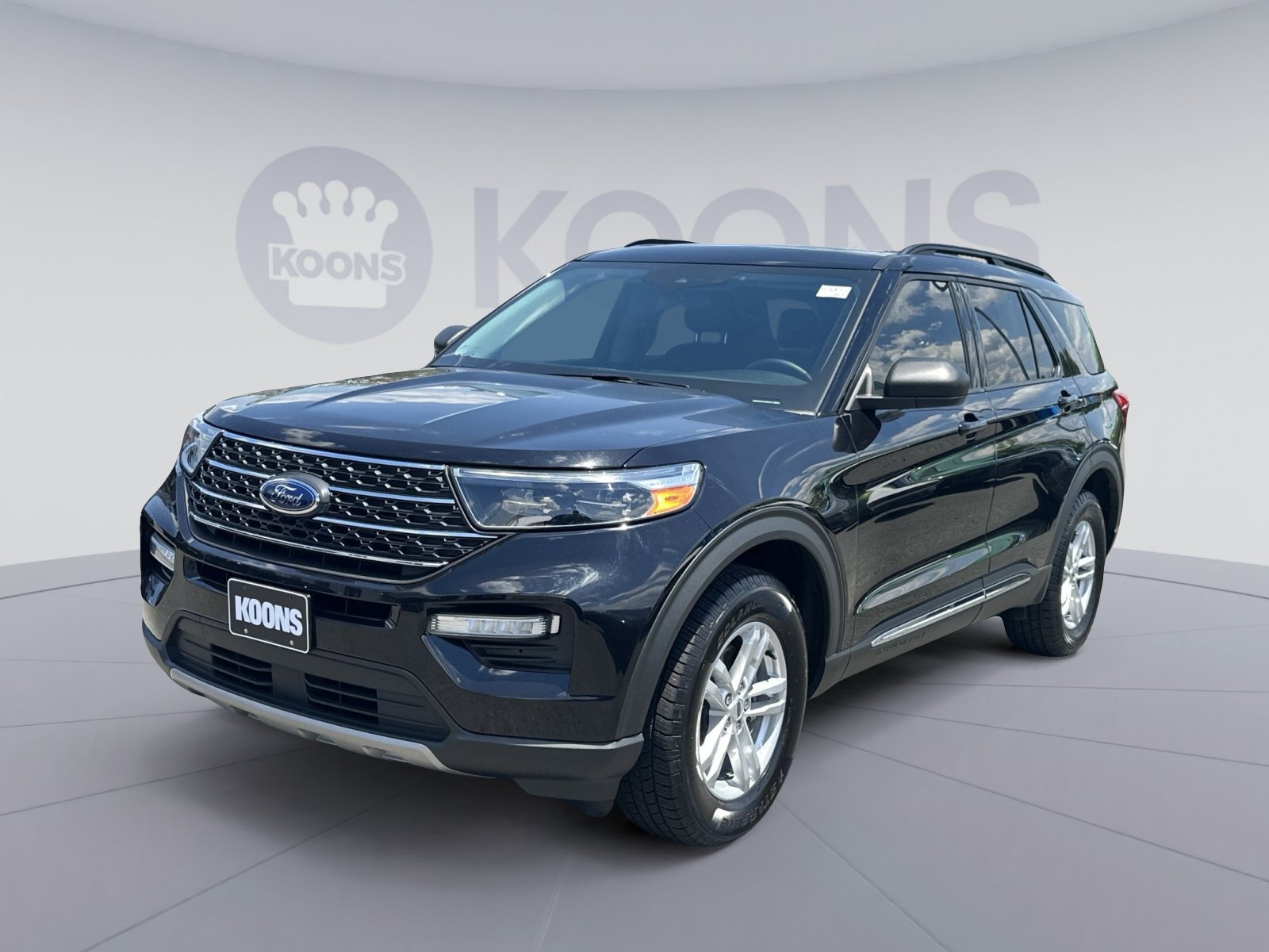 Certified 2022 Ford Explorer XLT w/ Equipment Group 202A