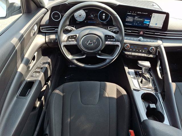 Used 2023 Hyundai Elantra SEL w/ Convenience Package FWD image 11