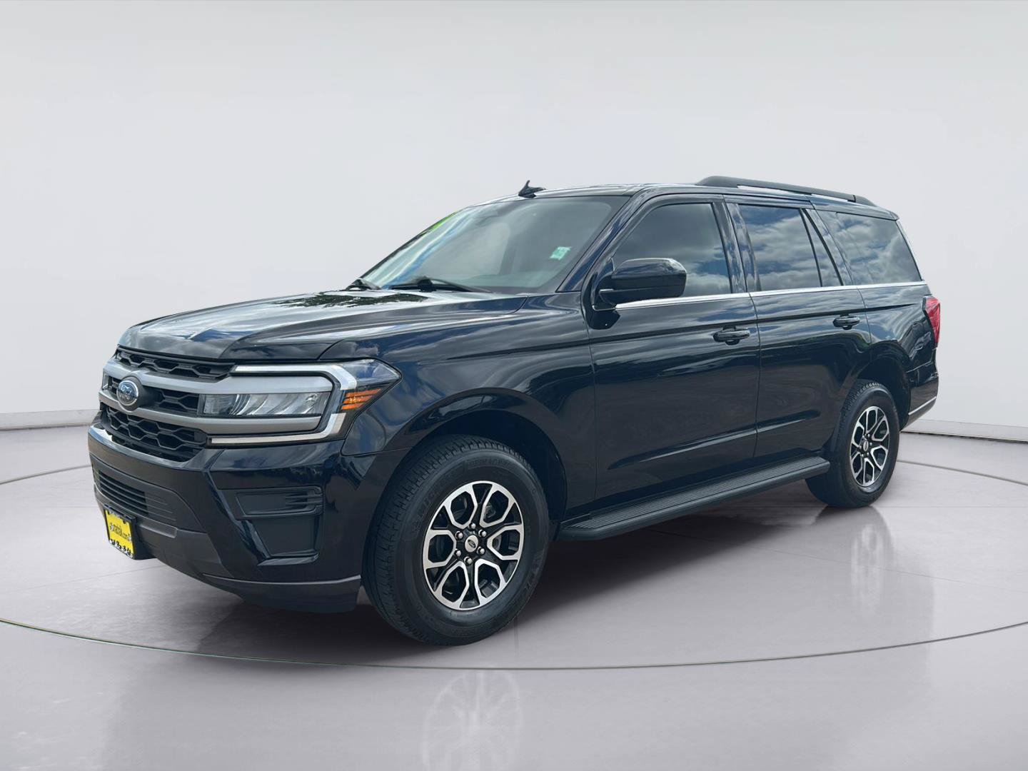 Certified 2024 Ford Expedition XLT RWD image 1