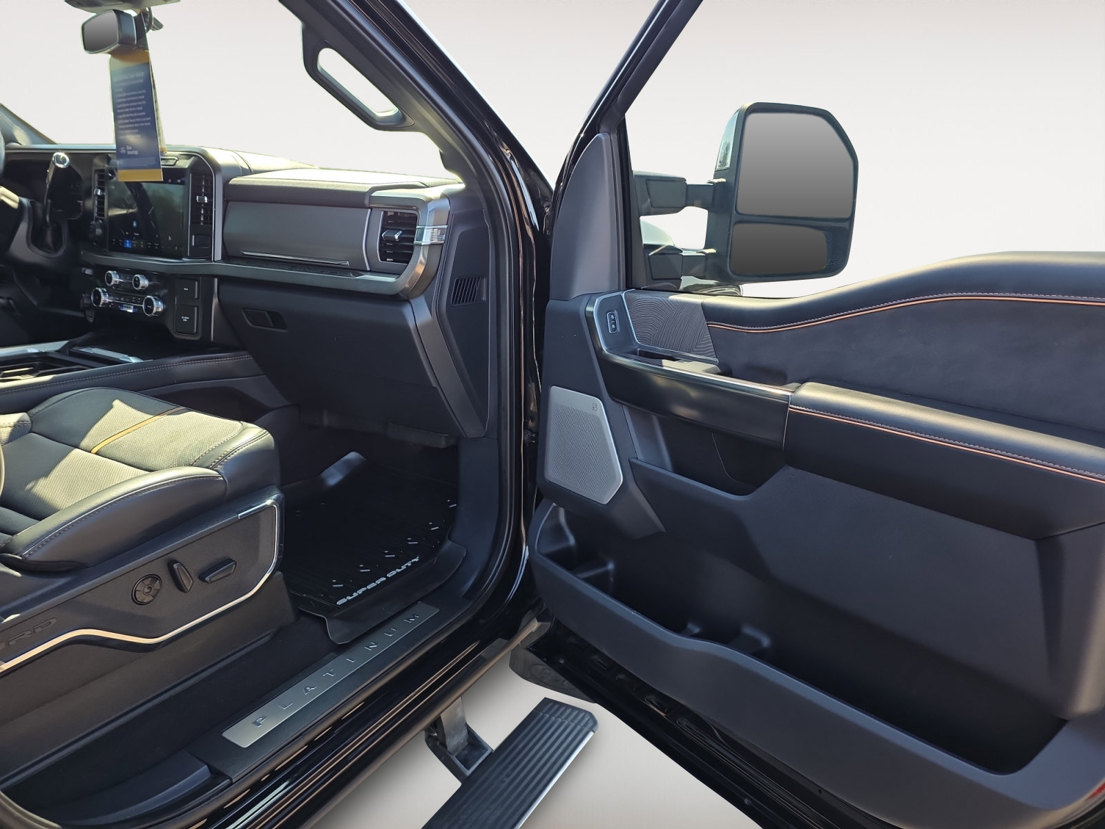 Certified 2024 Ford F350 Platinum w/ FX4 Off-Road Package AWD/4WD image 9