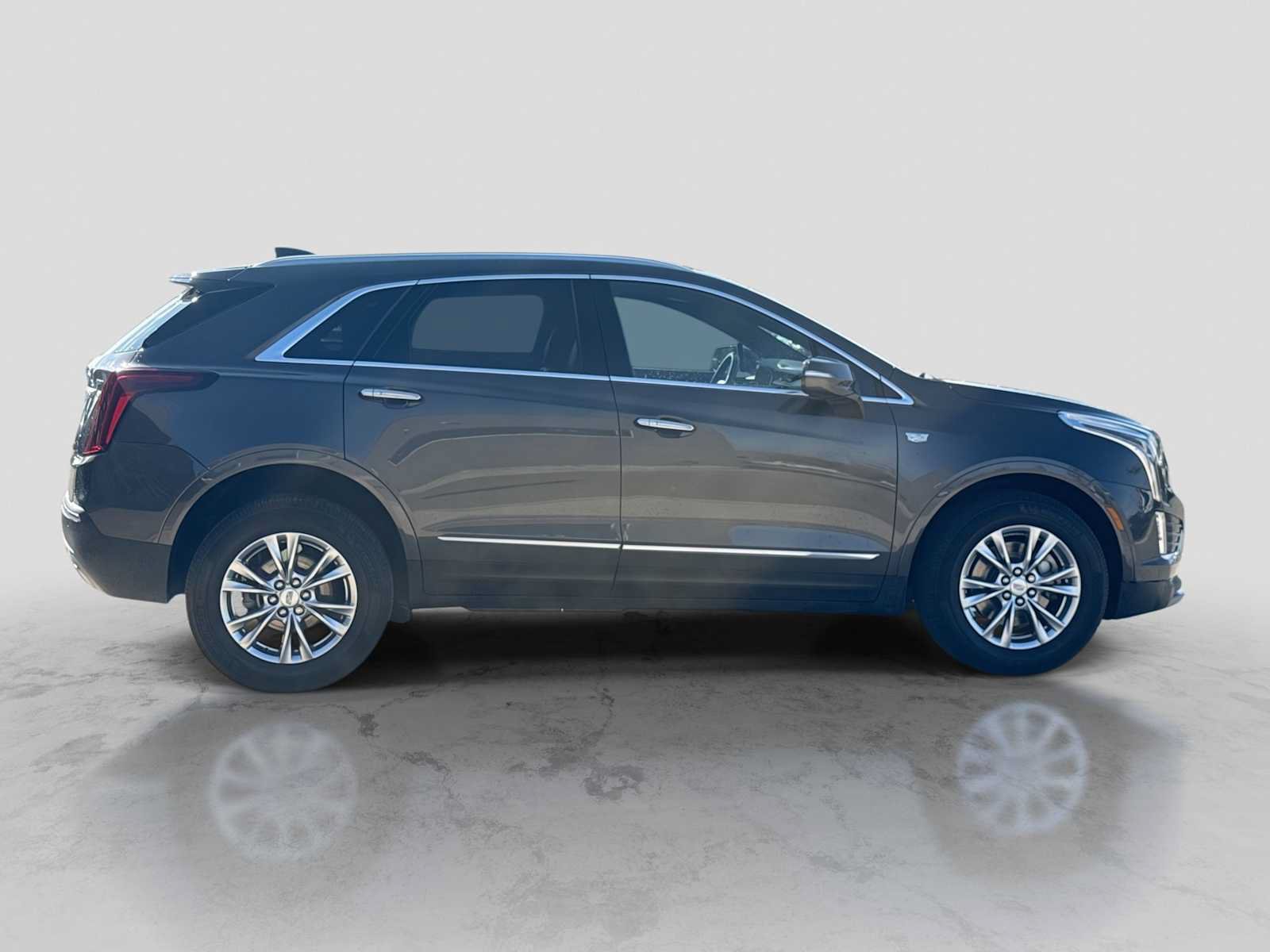 Used 2020 Cadillac XT5 Premium Luxury w/ LPO, Floor Liner Package AWD/4WD image 6