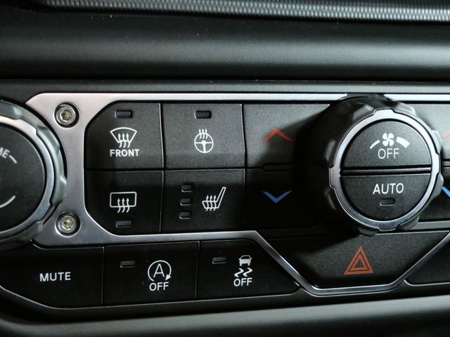 Used 2023 Jeep Wrangler Unlimited Rubicon w/ Cold Weather Group AWD/4WD image 29