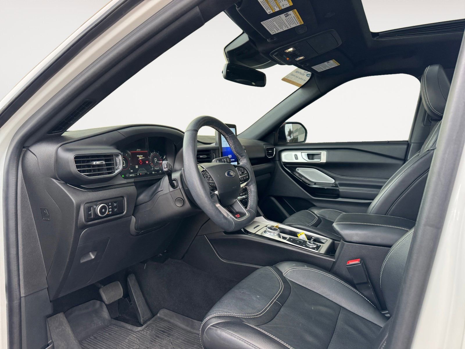 Certified 2024 Ford Explorer ST w/ Equipment Group 401A image 9