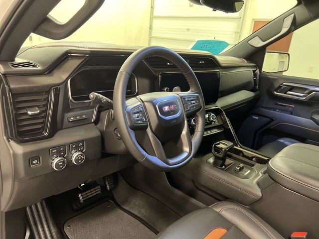 Used 2024 GMC Sierra 1500 AT4 w/ Technology Package AWD/4WD image 12