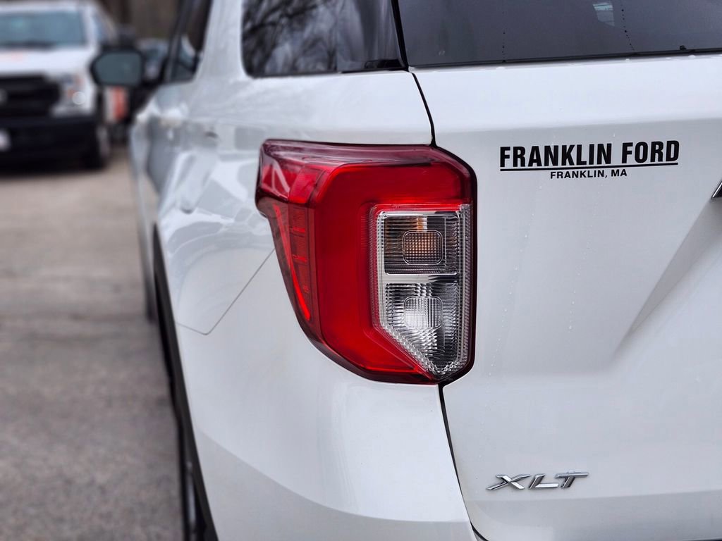 Certified 2022 Ford Explorer XLT w/ Equipment Group 202A image 9