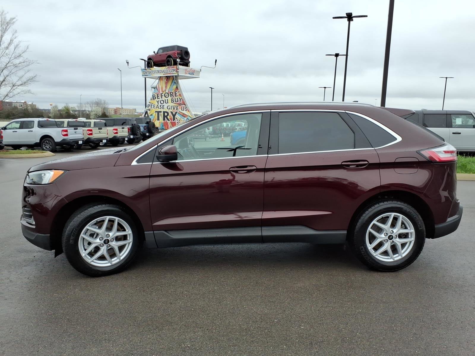 Certified 2023 Ford Edge SEL w/ Convenience Package image 2