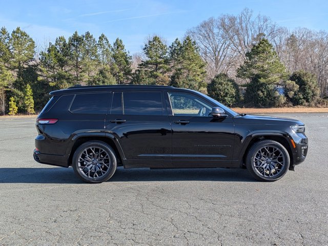 Used 2023 Jeep Grand Cherokee L Summit w/ High Altitude Package image 6