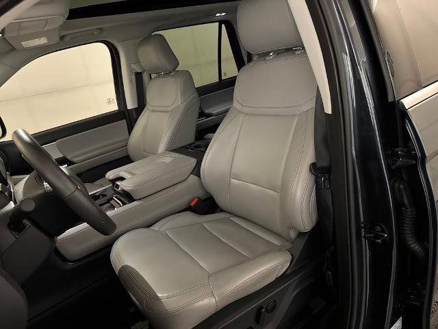 Certified 2025 Ford Expedition Active image 19