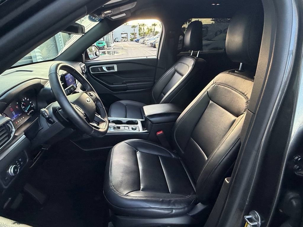 Certified 2020 Ford Explorer XLT w/ Equipment Group 202A AWD/4WD image 10
