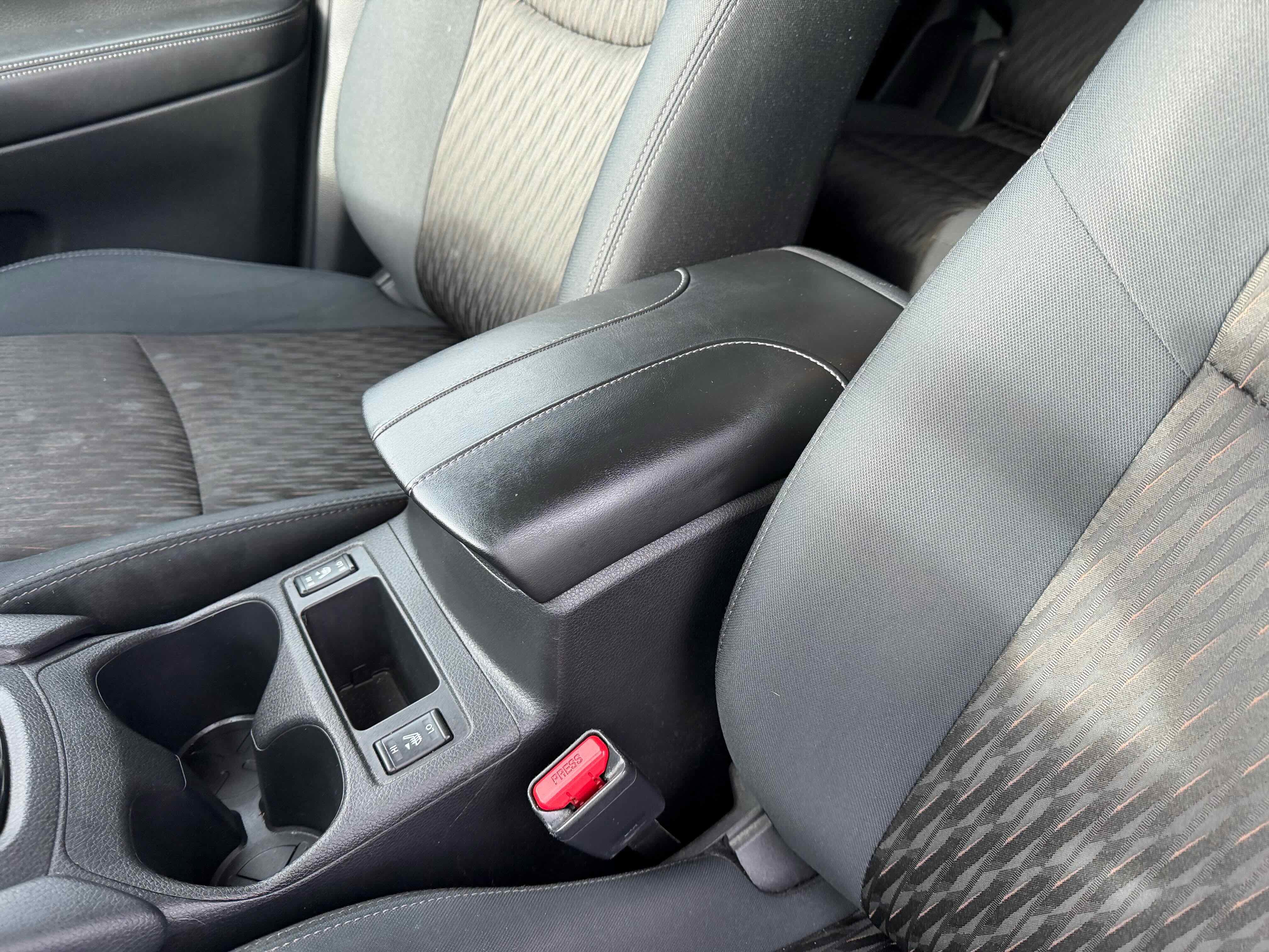 Used 2017 Nissan Rogue SV image 27