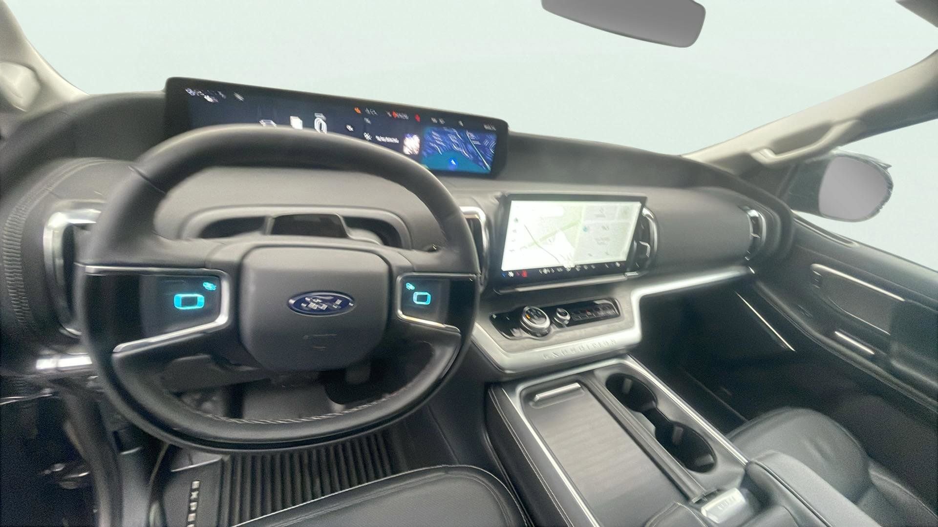Certified 2025 Ford Expedition Platinum AWD/4WD image 11