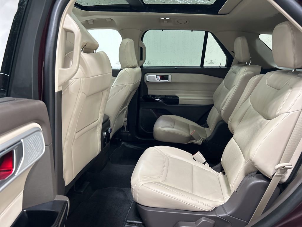 Certified 2023 Ford Explorer Platinum w/ Premium Technology Package image 32