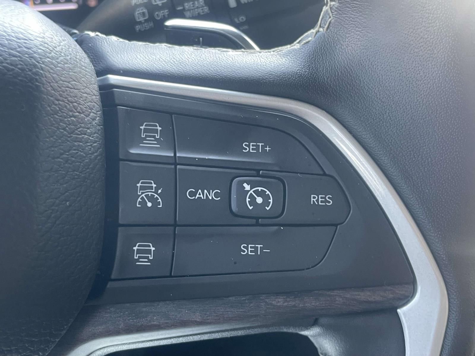 Used 2022 Jeep Grand Cherokee L Limited w/ Trailer Tow Group (B) image 25