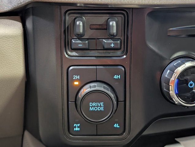 Certified 2025 Ford F250 Platinum w/ Platinum Plus Package AWD/4WD image 8