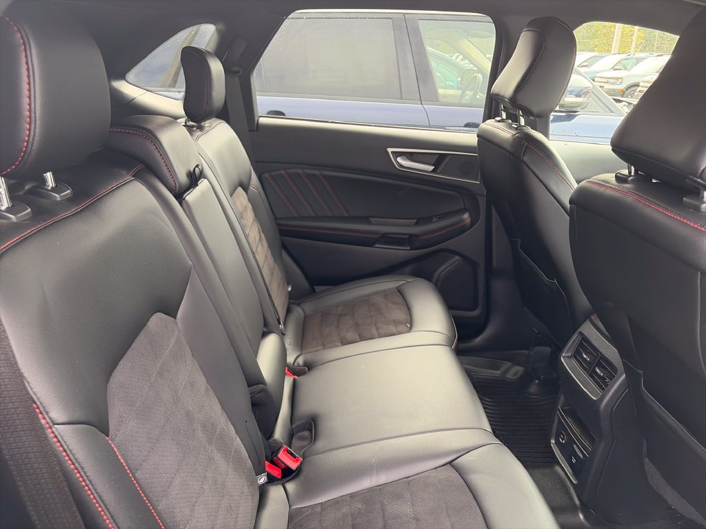 Certified 2021 Ford Edge ST-Line FWD image 31