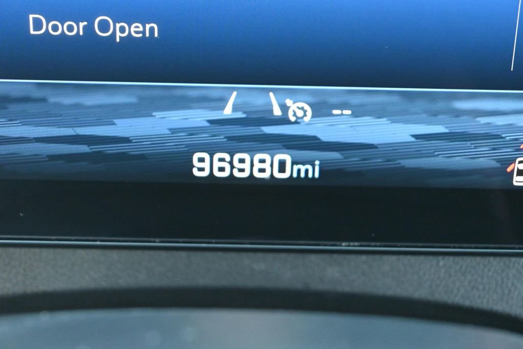 Used 2024 Chevrolet Traverse LS image 37