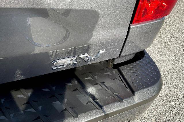 Used 2024 Nissan Titan SV w/ SV Convenience Package RWD image 25