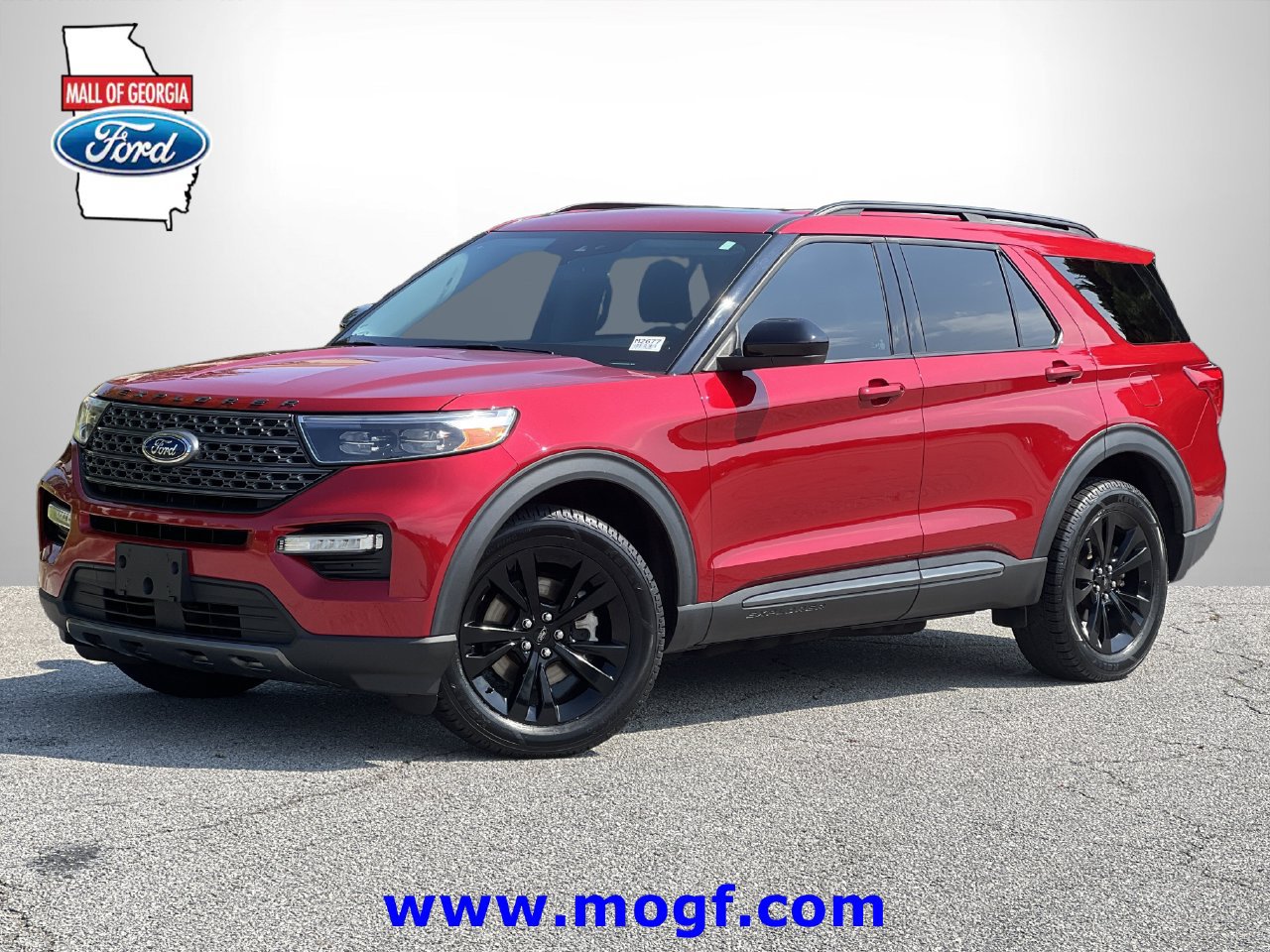 Certified 2024 Ford Explorer XLT w/ Equipment Group 202A AWD/4WD image 1