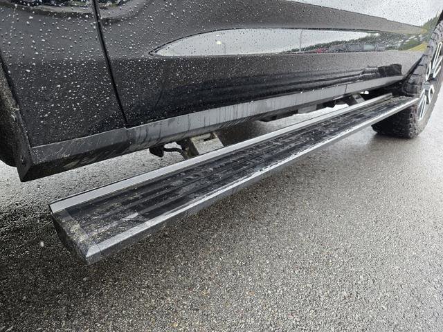 Used 2021 GMC Yukon AT4 w/ AT4 Premium Plus Package AWD/4WD image 11