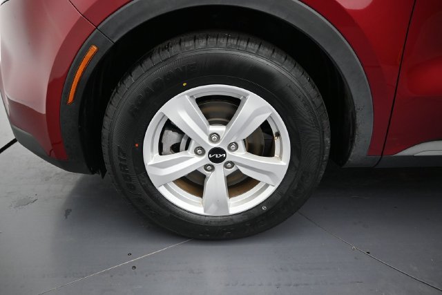 Used 2022 Kia Sorento LX FWD image 9
