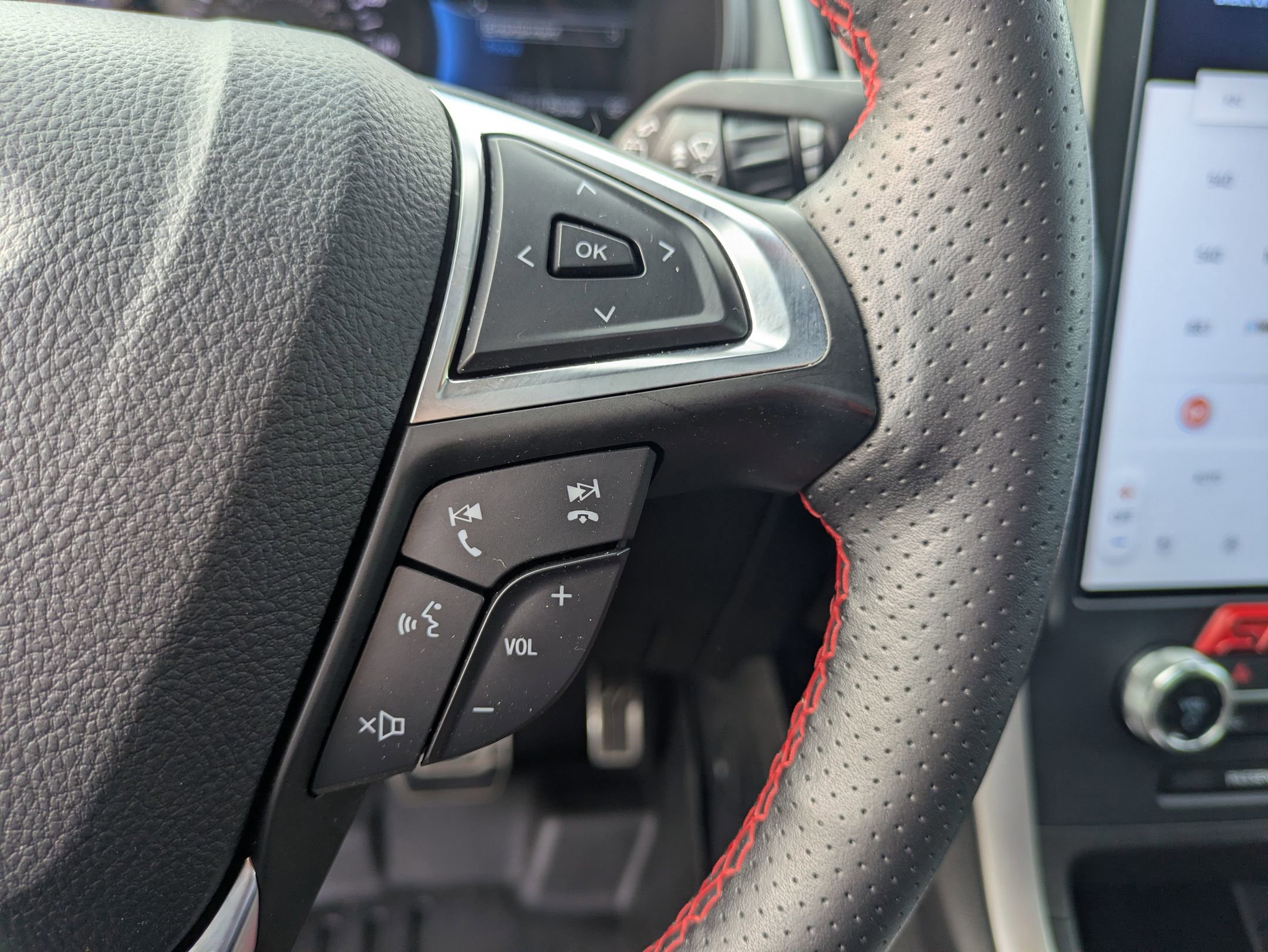 Certified 2023 Ford Edge ST-Line image 19