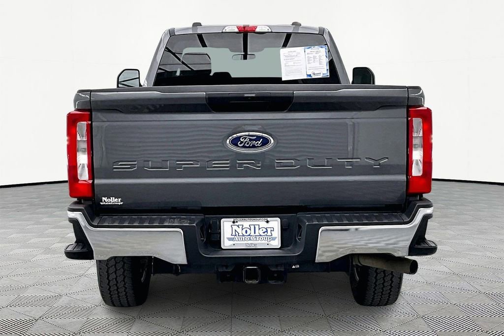 Certified 2025 Ford F350 XLT w/ FX4 Off-Road Package image 3