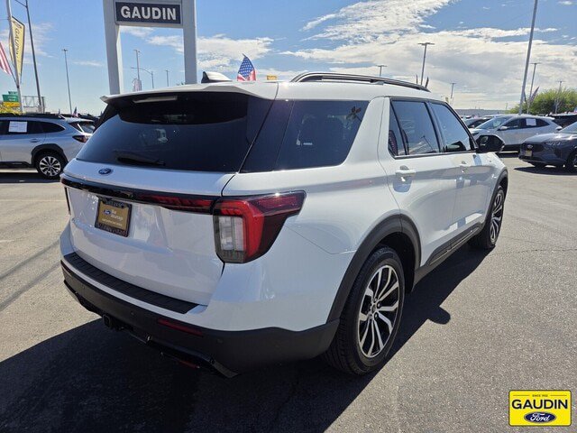 Certified 2025 Ford Explorer ST-Line w/ Premium Package RWD image 7