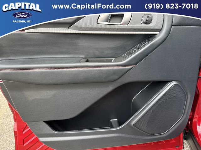 Certified 2025 Ford Explorer ST-Line w/ Premium Package AWD/4WD image 19