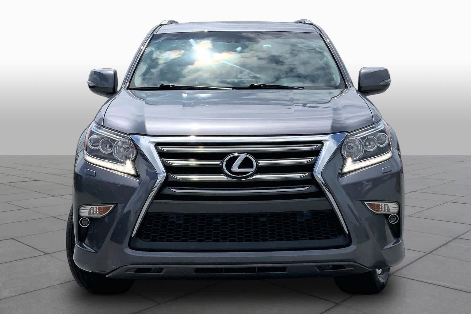 Used 2018 Lexus GX 460 Premium w/ Premium Package AWD/4WD image 4