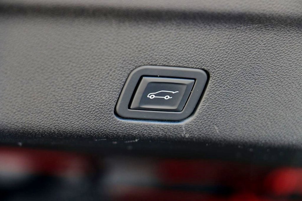 Used 2024 Chevrolet Tahoe RST w/ Luxury Package image 14