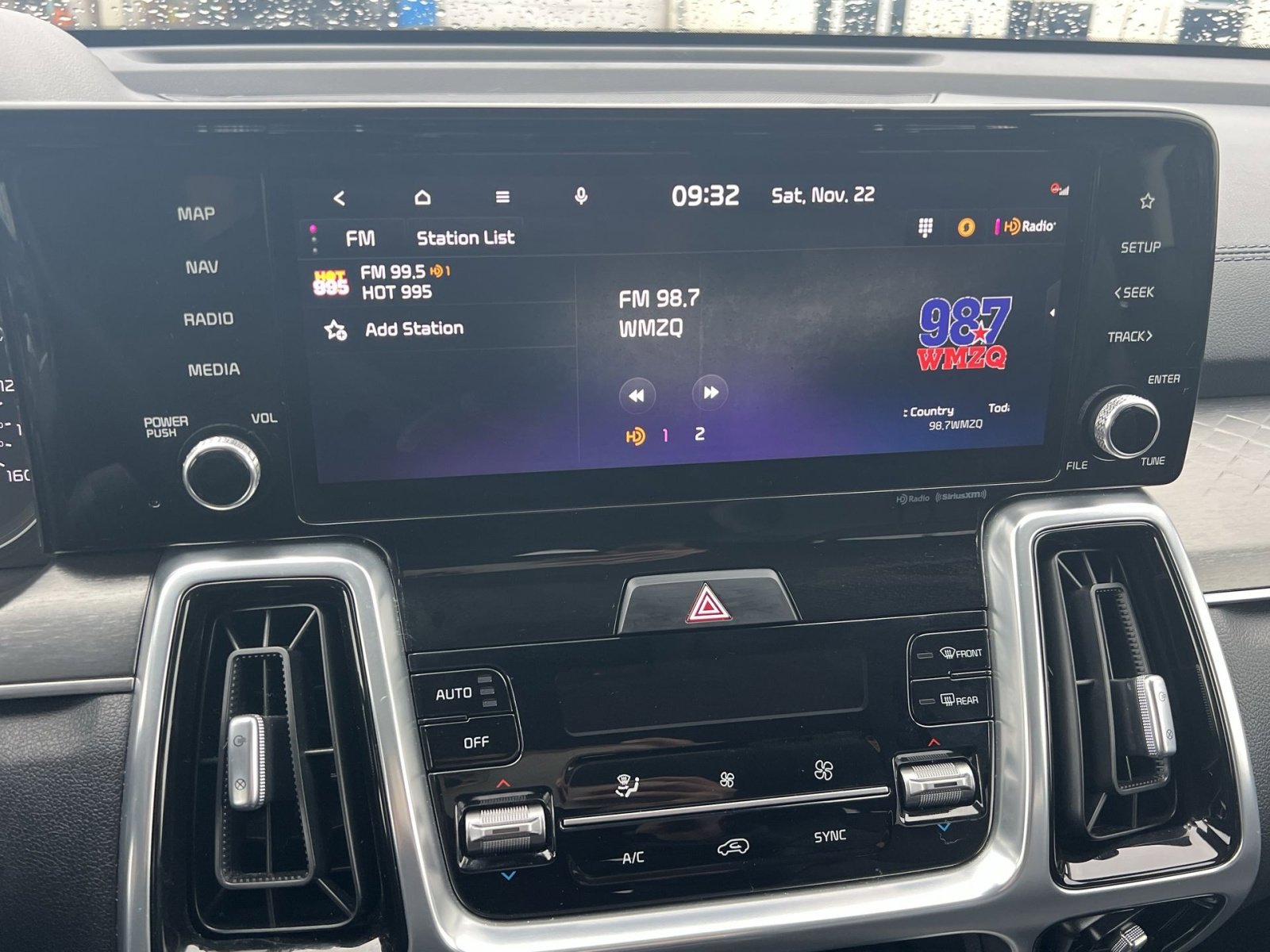 Used 2022 Kia Sorento SX image 18