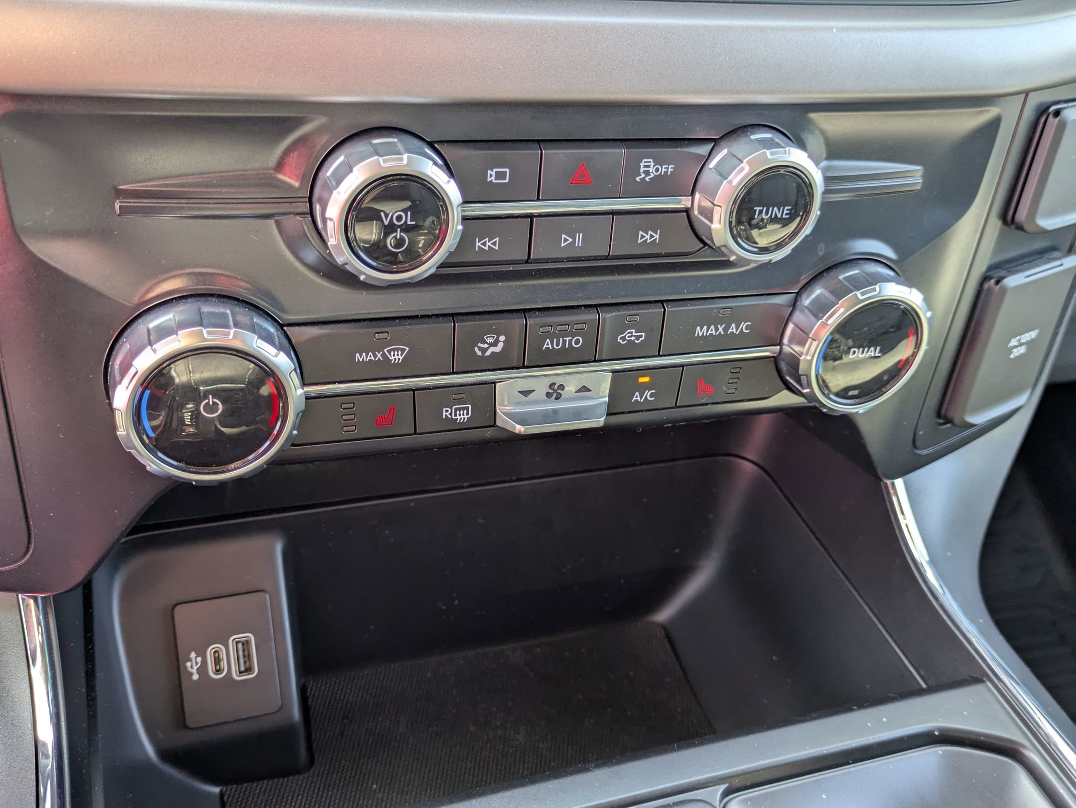 Certified 2025 Ford F150 Lightning XLT image 26