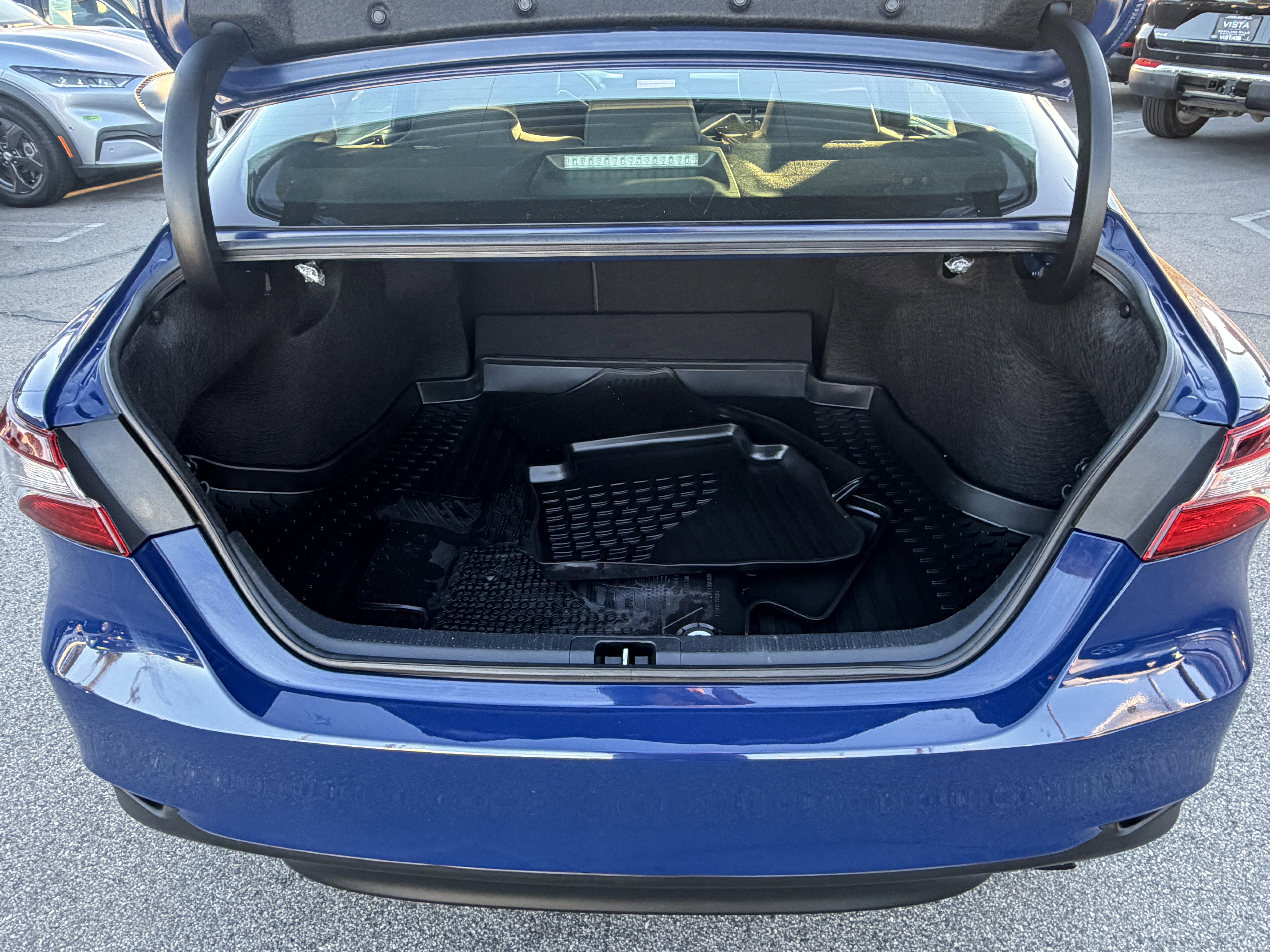 Used 2023 Toyota Camry LE image 8