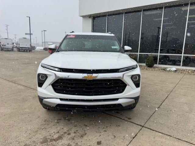 Used 2024 Chevrolet TrailBlazer LT image 2