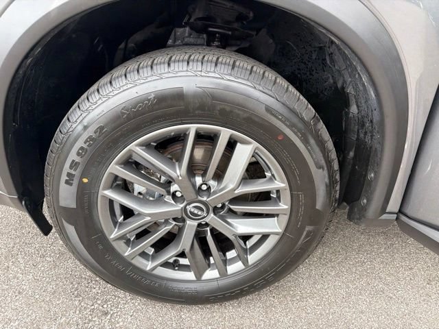 Used 2024 Nissan Rogue S FWD image 34