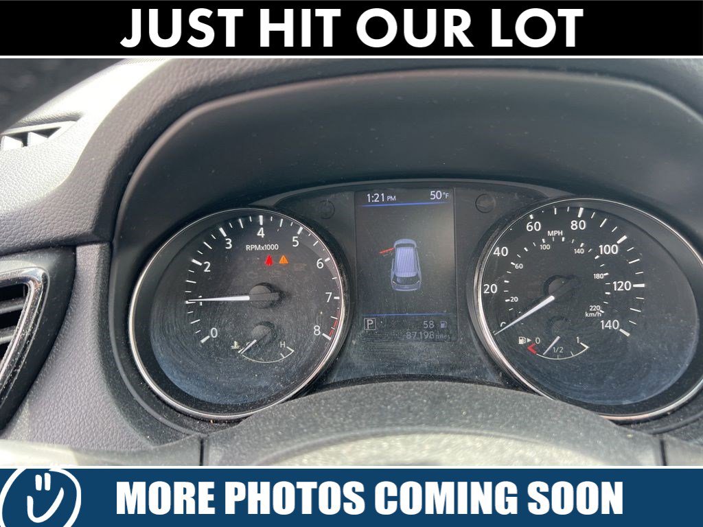 Used 2018 Nissan Rogue SV AWD/4WD image 11