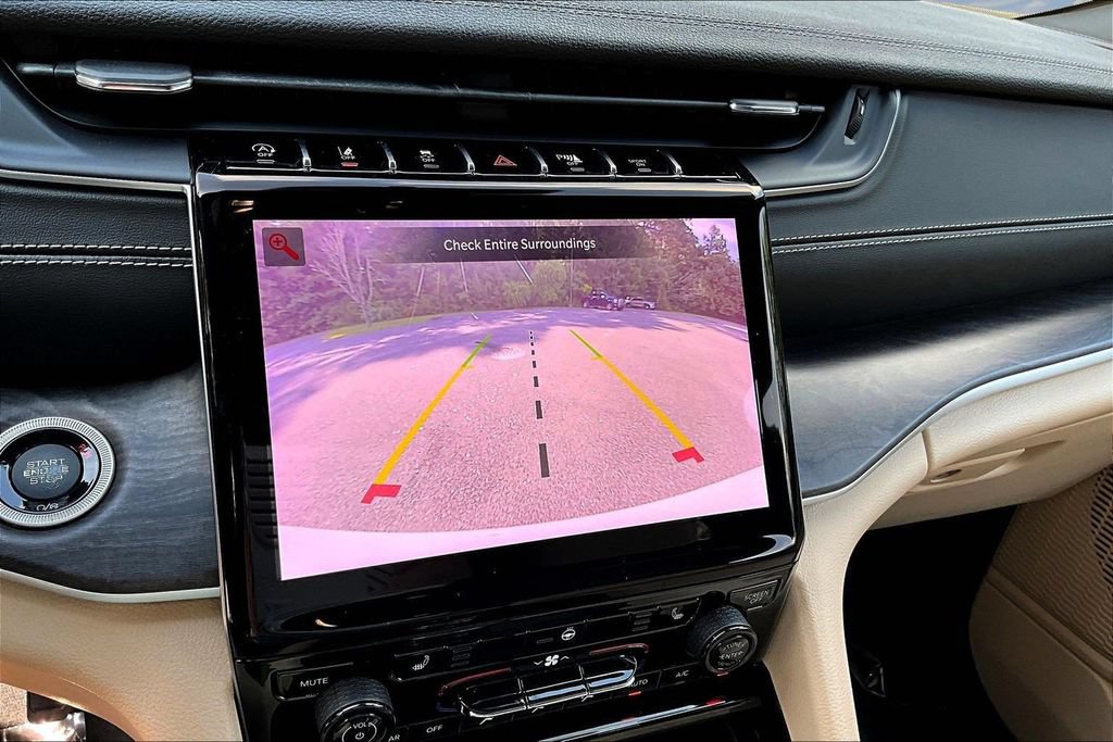 Used 2023 Jeep Grand Cherokee Limited RWD image 16