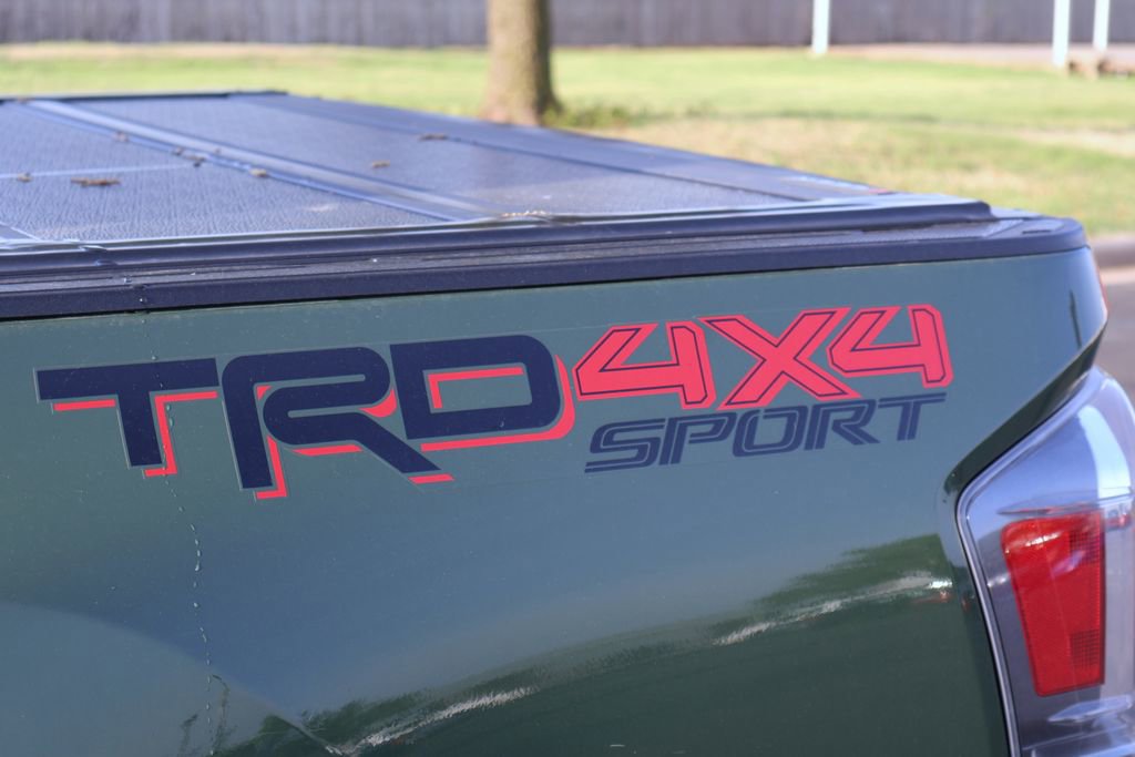 Used 2022 Toyota Tacoma TRD Sport AWD/4WD image 8