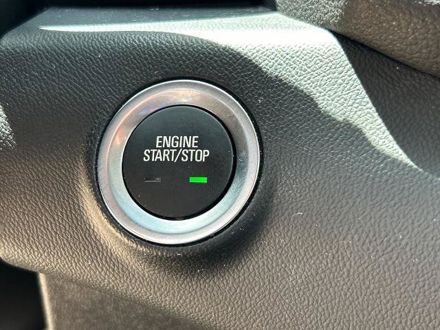 Used 2024 GMC Terrain SLE w/ Driver Convenience Package FWD image 21