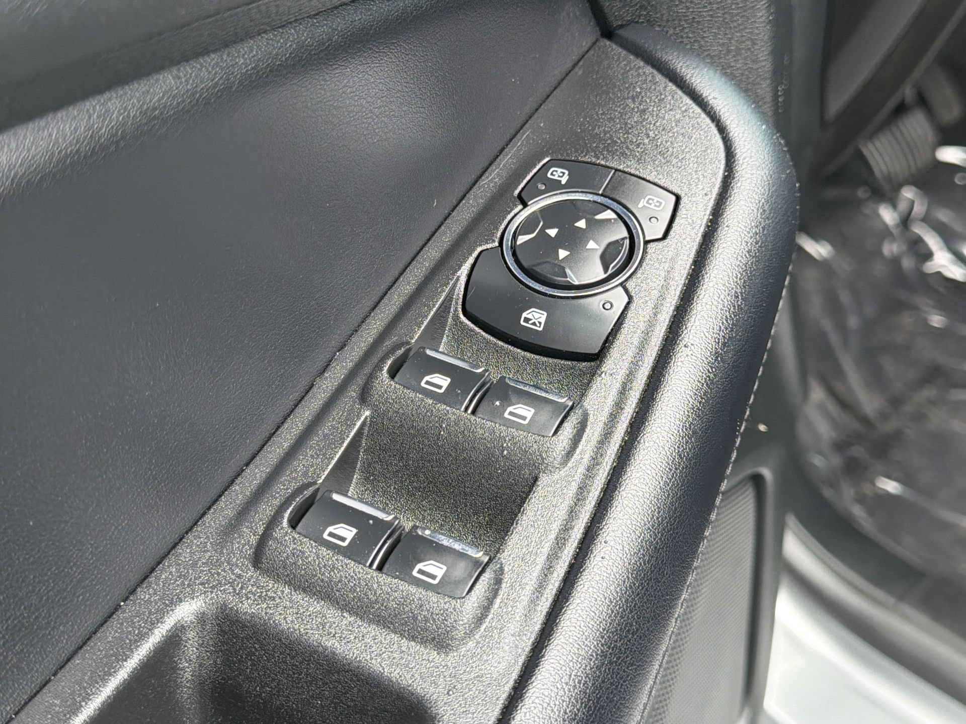 Certified 2023 Ford Edge SE w/ Black Appearance Package AWD/4WD image 18