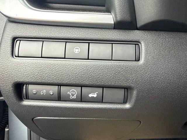 Used 2023 Nissan Rogue SV w/ SV Premium B Package AWD/4WD image 17