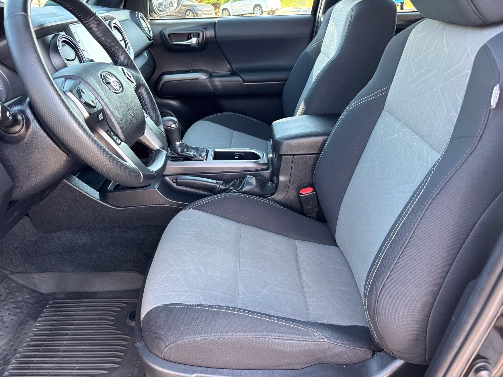 Used 2023 Toyota Tacoma TRD Off-Road AWD/4WD image 15
