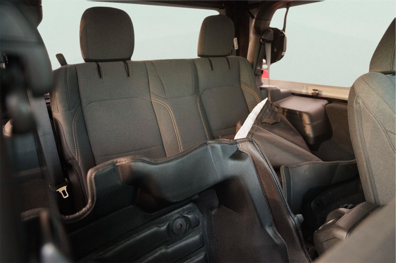 Used 2025 Jeep Wrangler Sport AWD/4WD image 12