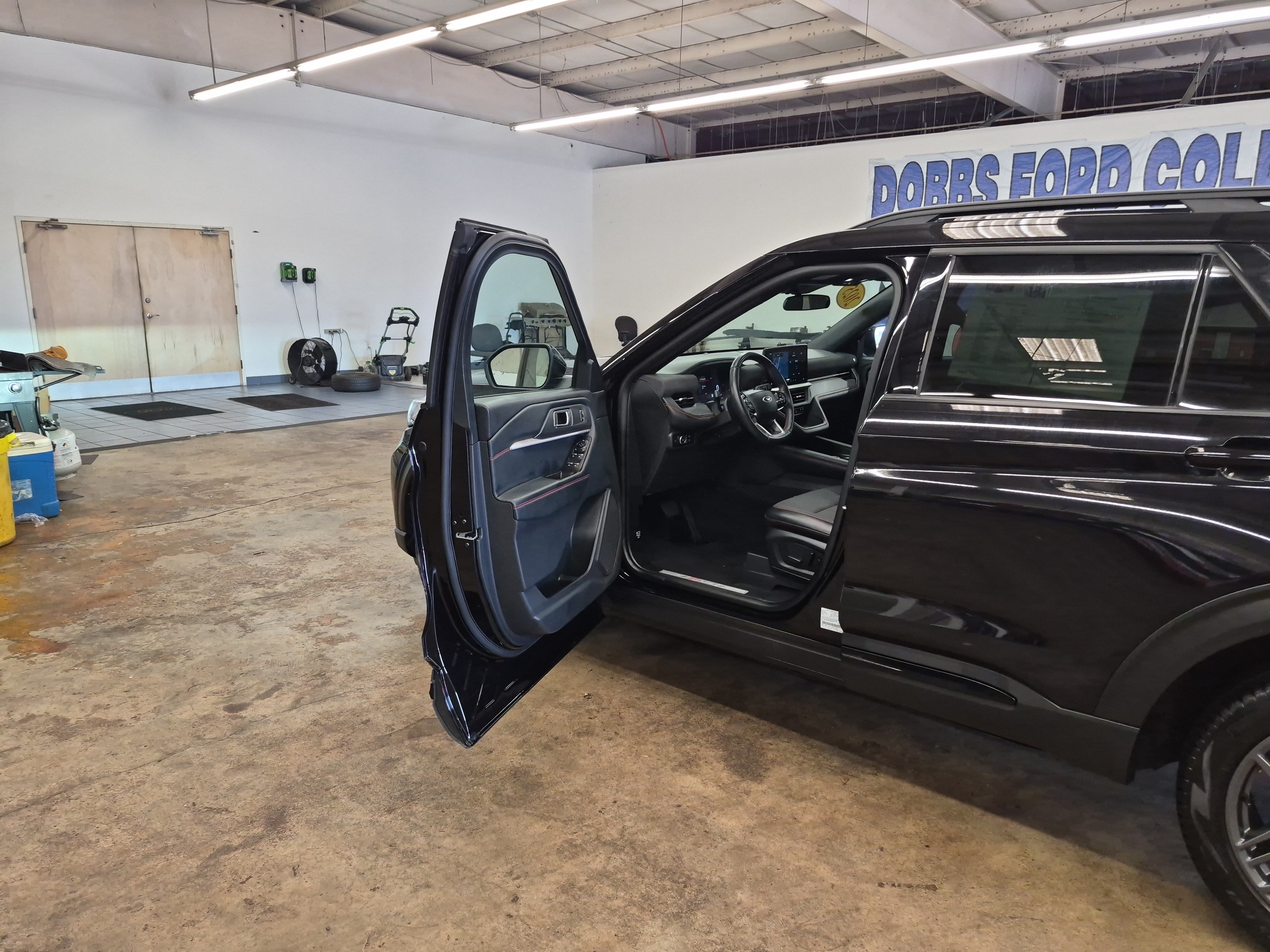 Certified 2025 Ford Explorer ST-Line w/ ST-Line Street Pack AWD/4WD image 9