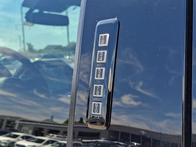 Certified 2022 Ford F250 Lariat w/ Tremor Off-Road Package AWD/4WD image 24