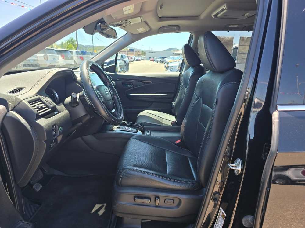 Used 2017 Honda Pilot Elite image 9