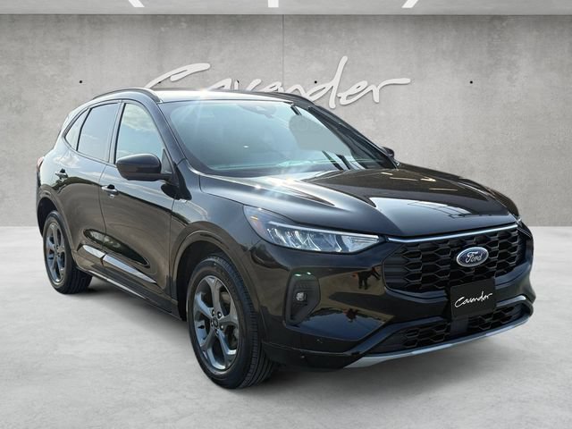 Certified 2023 Ford Escape ST-Line Select w/ Tech Pack #2 AWD/4WD image 2