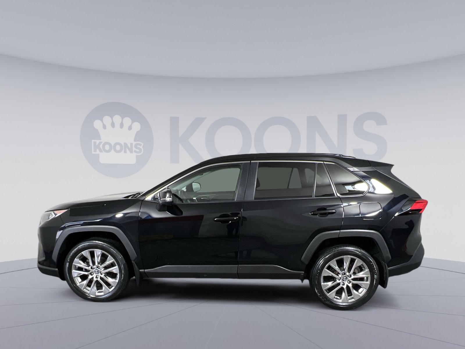 Used 2021 Toyota RAV4 XLE Premium AWD/4WD image 7